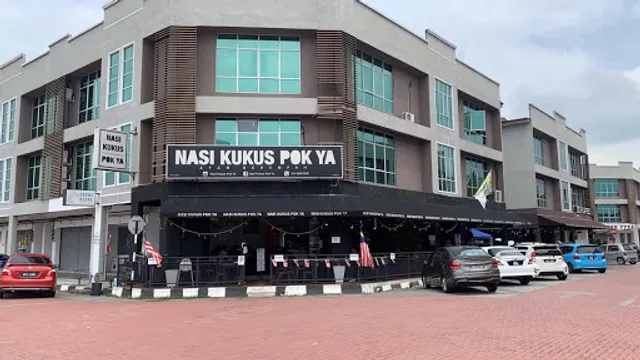Nasi Kukus Ayam Berempah Pok Ya ( Manjung Point, Perak )