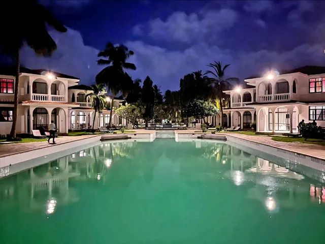 Bahari Dhow Beach Villas