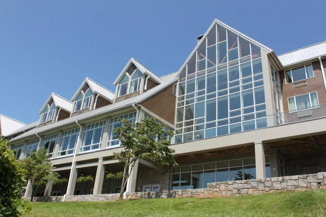 Amicalola Falls State Park & Lodge