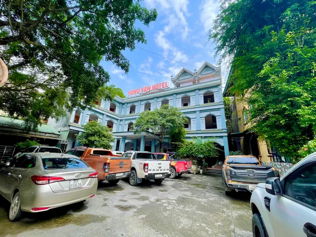 Nhà Hàng - Khách Sạn Hùng Vân