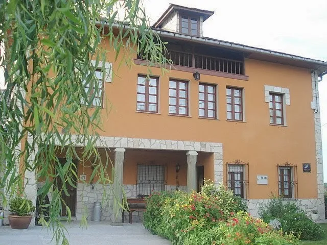 Las Golondrinas. Casas rurales y de vacaciones. Luarca. Asturias