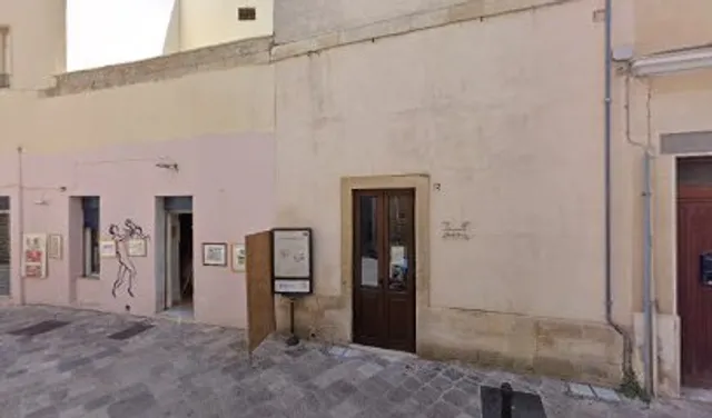 Via Santa Maria del Paradiso, 8