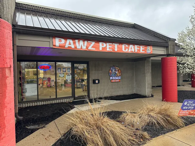 Pawz Pet Cafe/Cat Cafe and boba tea