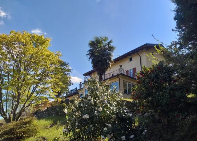 La Mulattiera - vista lago - Holiday home