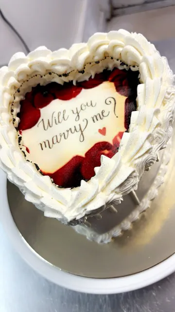 D'Cora's Custom Cakes