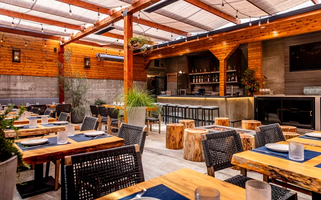 Altamirano Restaurant & Bar