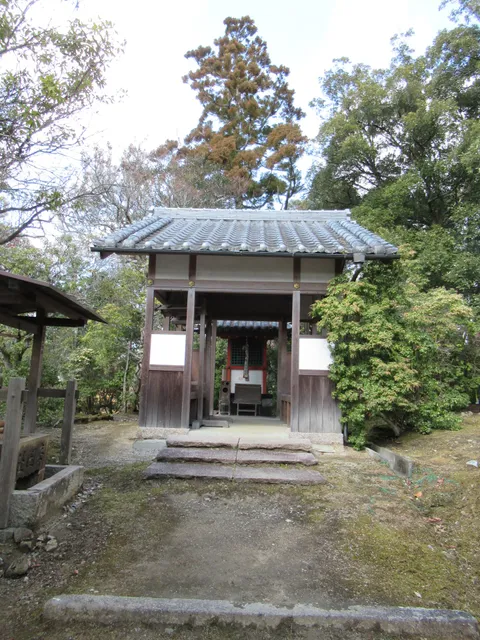 Karakuni Shrine (Tengu Shrine)