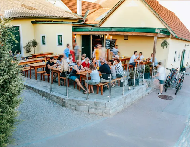 Weingut & Weinstube Heiss