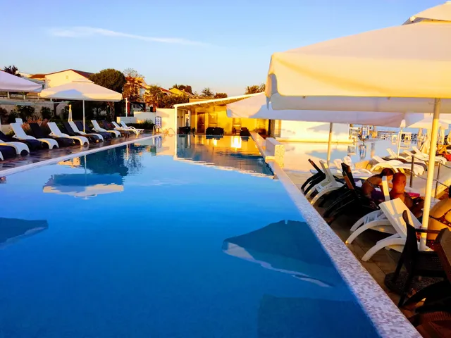 Apartments Sara Punta Skala