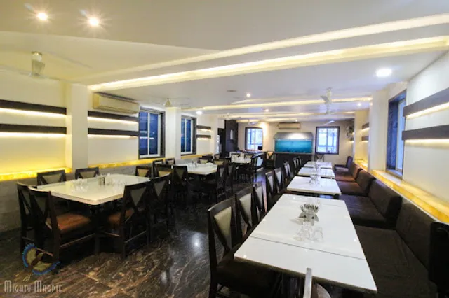 Hotel Jagdish Deluxe & Residency