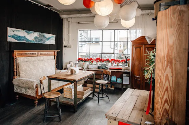 DIE ALTE BLECHWERKSTATT Feinkost, Café & Vinothek