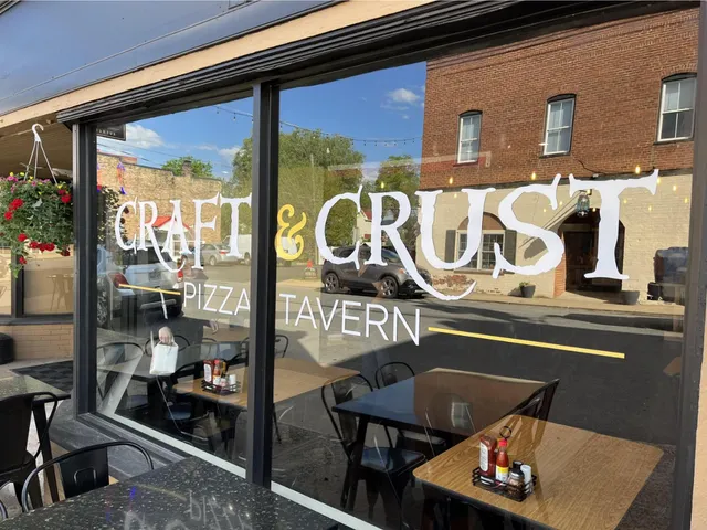 Craft & Crust Pizza Tavern & Bourbon Lounge
