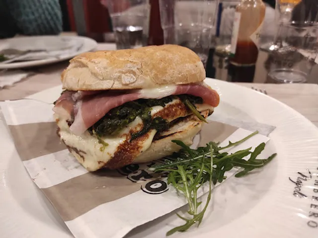 El Sombrero Stefania Massa - Pub e takeaway Napoli - Panini a domicilio - Originale sede storica numero 114