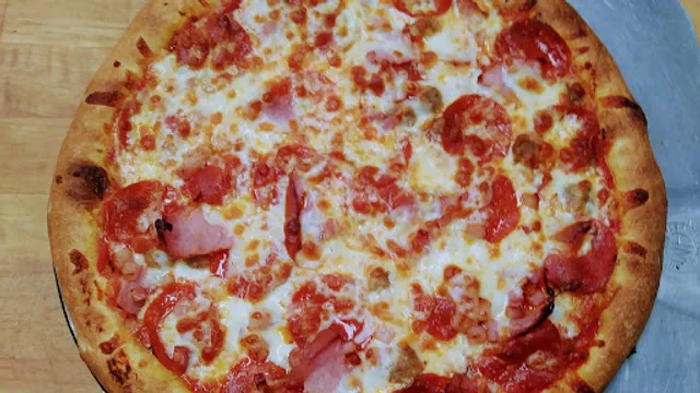 Yustis Pizza & Pasta