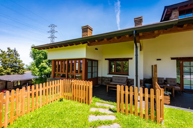 Casa de aldea y apartamentos La Paredana, agroturismo 4 llaves