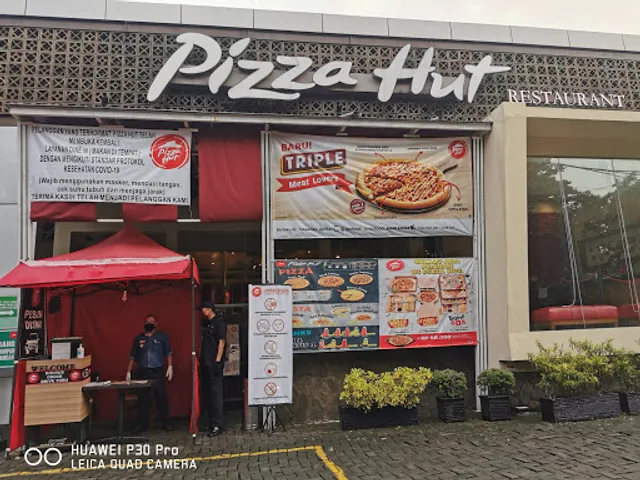 Pizza Hut Restaurant