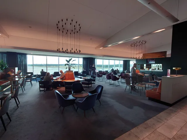 Qantas Domestic Business Lounge Melbourne
