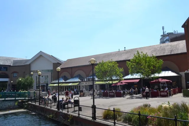 Meadows Shopping Centre