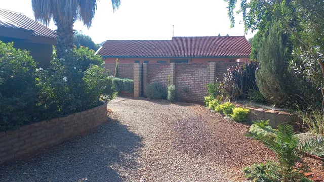 FLOWER LANE GUESTHOUSE