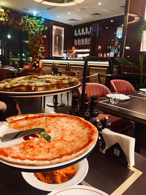 Crazy Pizza Oud Square