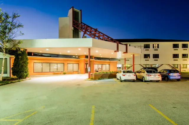 Sinbad's Hotel & Suites