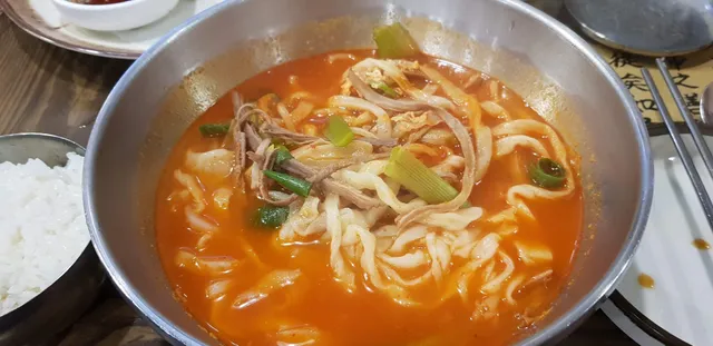궁칼국수