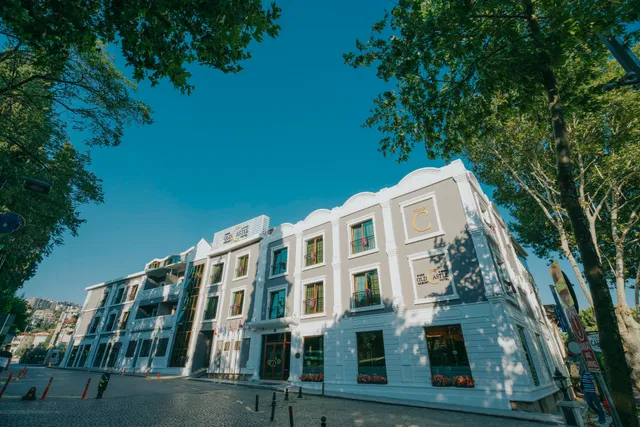 Ener Old Castle Resort Hotel