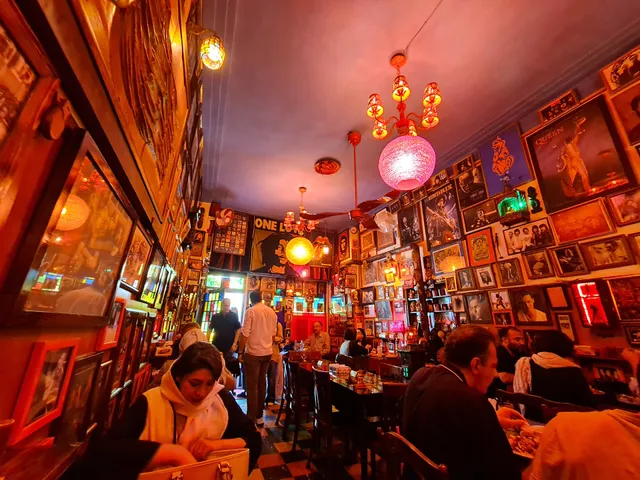 Gol Rezaieh Restaurant & Café