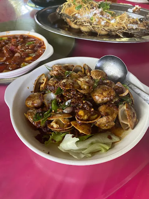 FANTANSY VALLEY RESTAURANT