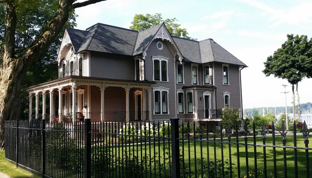 The Lewis House Bed & Breakfast