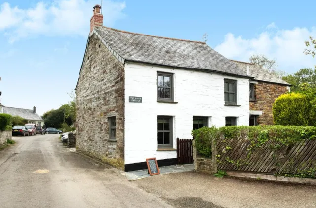 The White Cottage Bed and Breakfast