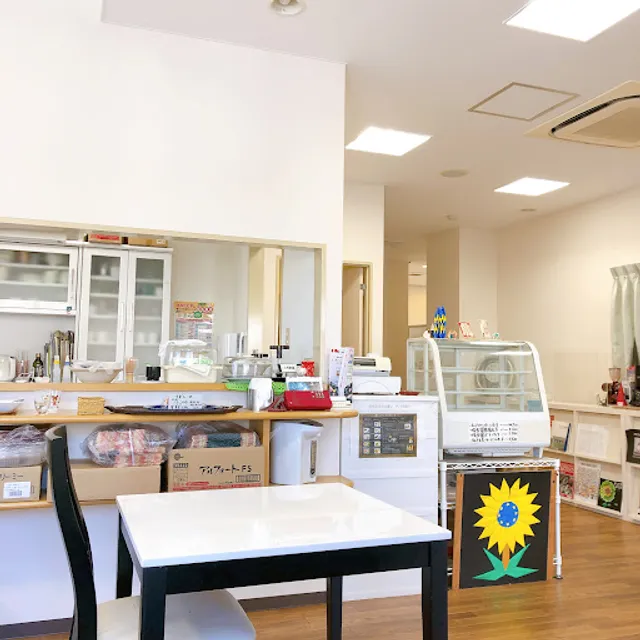 Café 赤い花白い花（晴香園内カフェ）