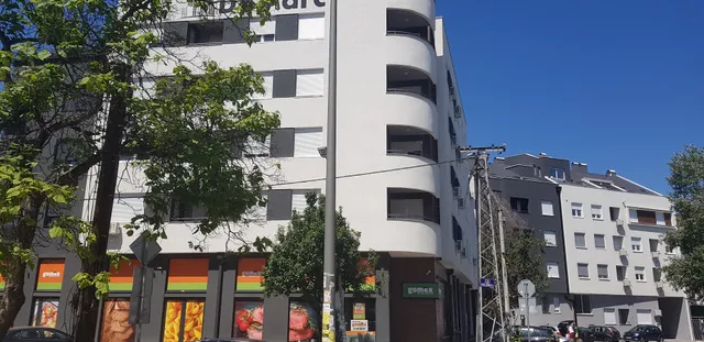 UKI-Modern apartment with parking