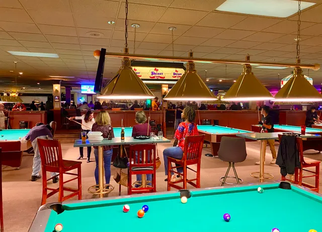 Rack'em Pub & Billiards