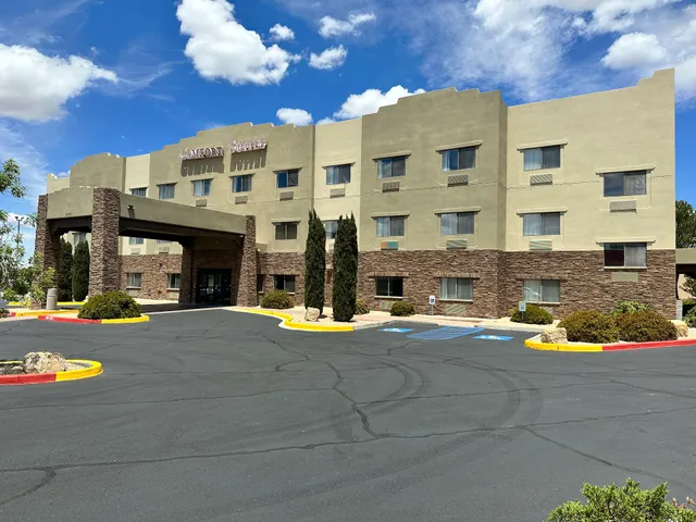 Comfort Suites University