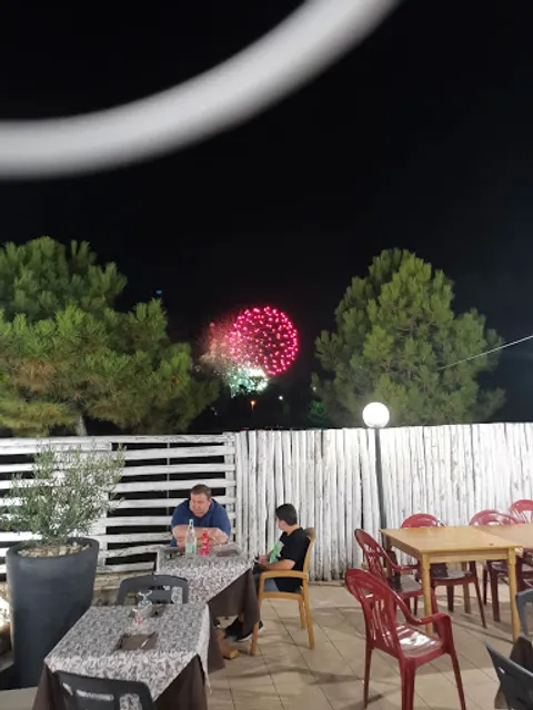 Ristorante-Pizzeria Fuori Onda