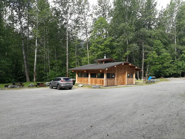 Tweedsmuir ( South) Provincial Park - Fisheries Pool Campground