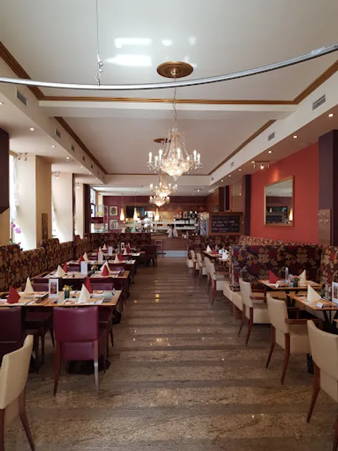 Michl’s Café Restaurant