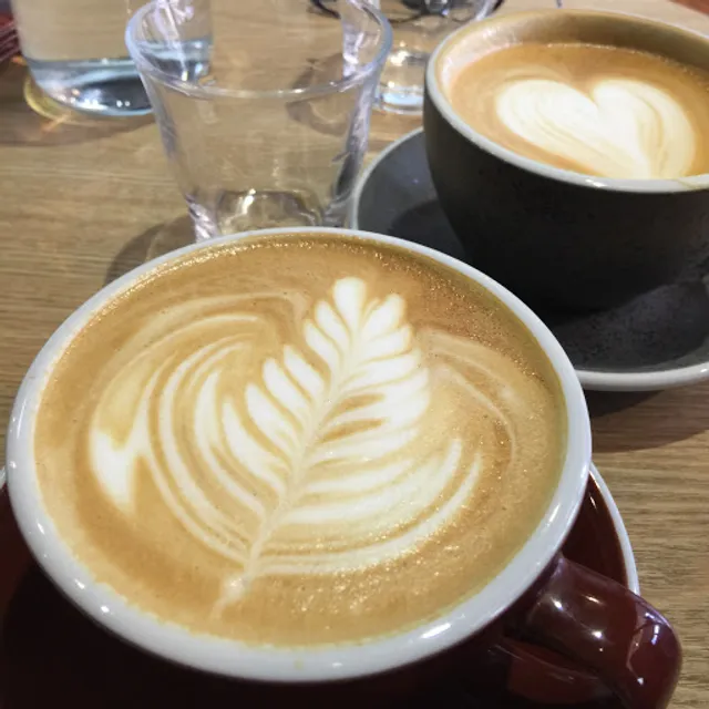 Hollatte馥拿鐵 自烘咖啡 竹北店