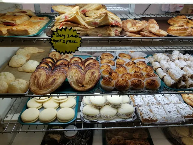 Moises Bakery Miami Beach