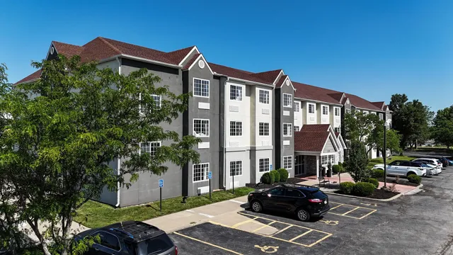 Sonesta Essential Hotel & Suites Kansas City/Blue Springs