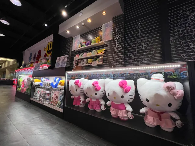 Claw Daddy Arcades - Modesto Vintage Faire Mall