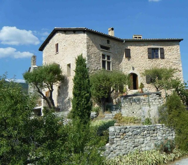 Ce nid d'aigle - Gîte et chambre d'hôtes sur les hauteurs de Digne