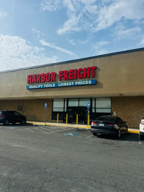 Satilla Square Shopping Center