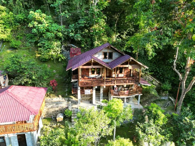 Kupu-kupu Garden Guest House & Cafe