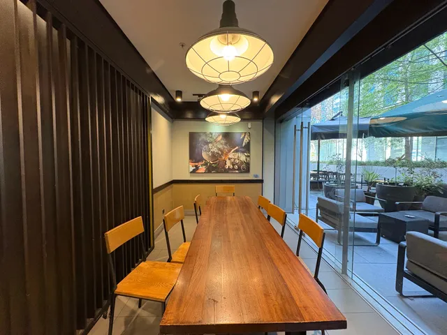 Starbucks Plaza Suecia