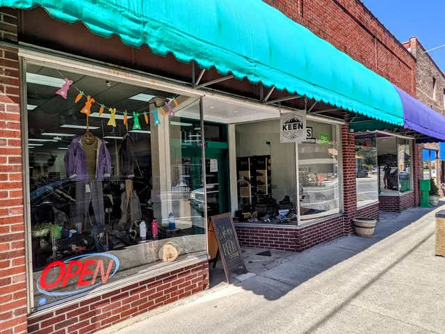 Burnette's Country Store formerly Southwest Trading Co.