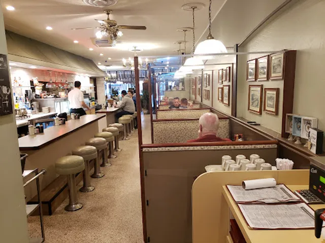 Townee Square Restaurant