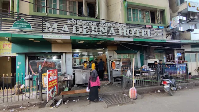 Madeena Hotel - Gurappanapalya