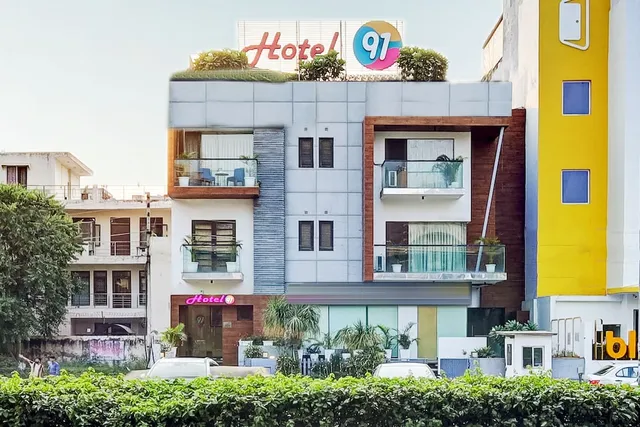HOTEL 91 Golf Course Road